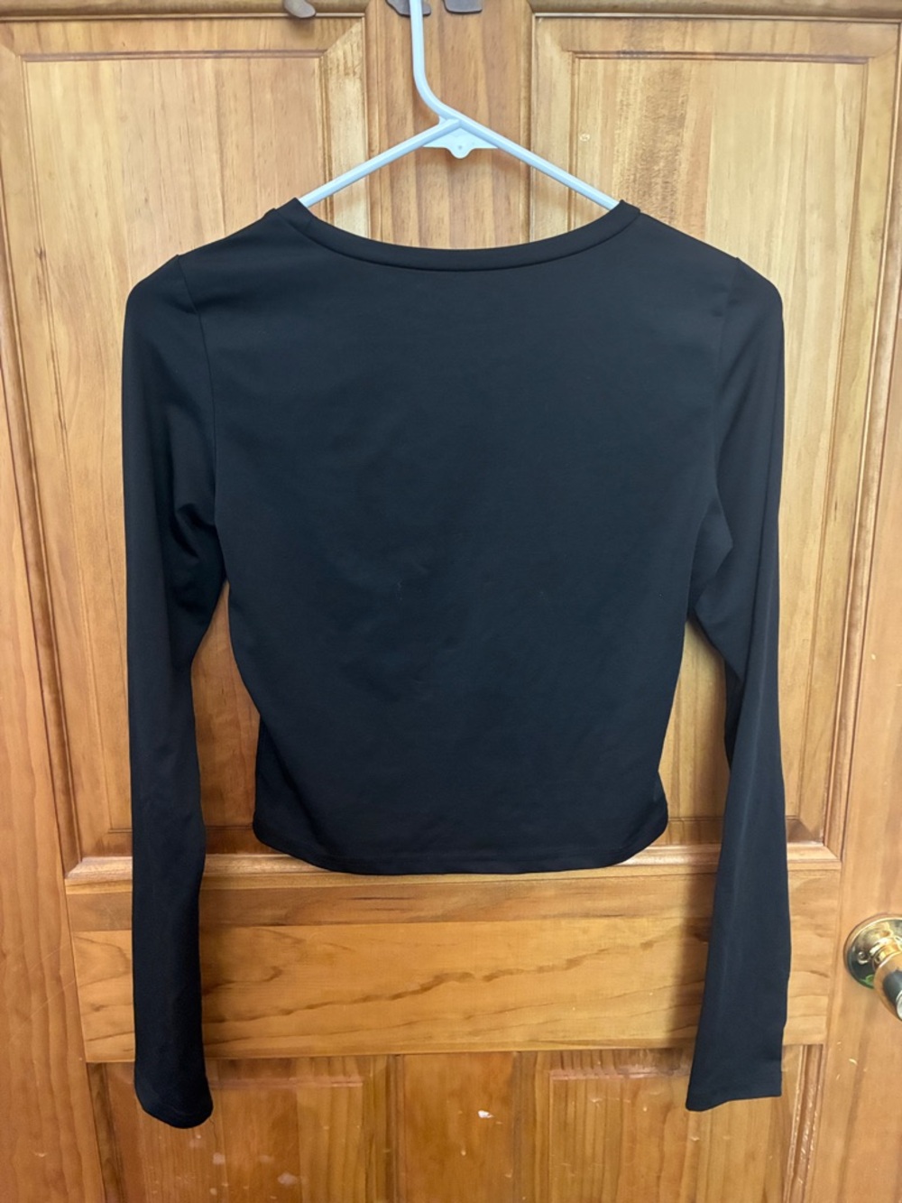 Classic Black Long-Sleeve Women's Crop Top Size Medium - Picture 5 of 8